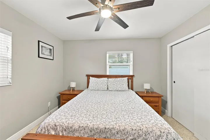 Guest bedroom.