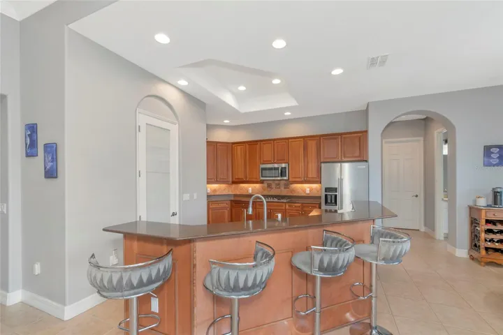 Large breakfast bar