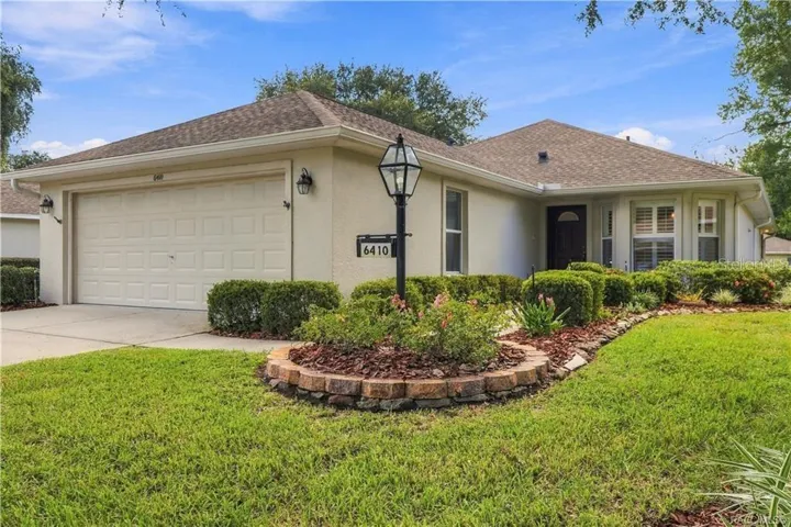 Welcome Home to Fox Hollow Village in Meadowcrest!