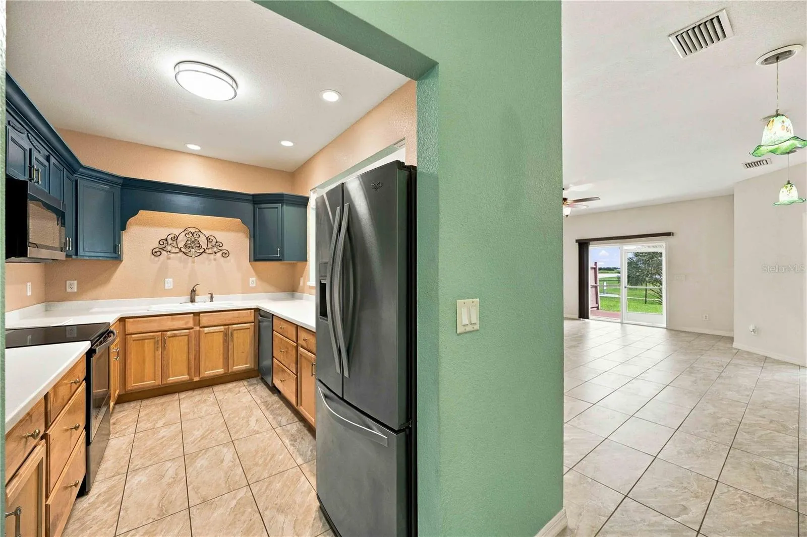 nice appliances included