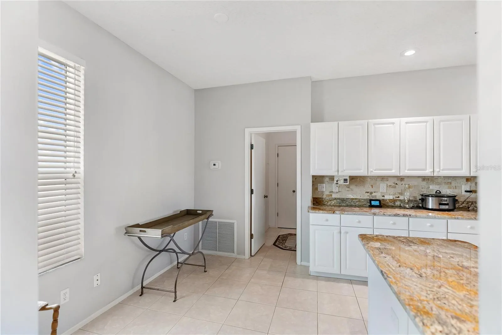 Kitchen hall/laundry room