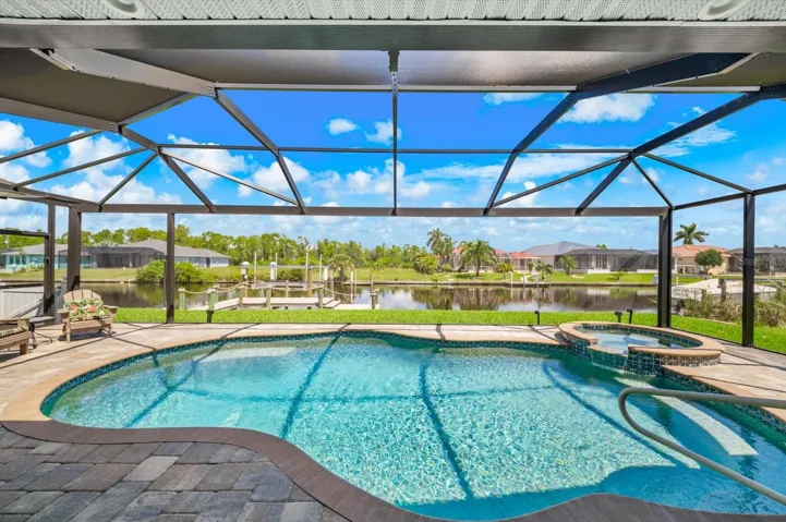 HEATED Saltwater Pool Paradise!