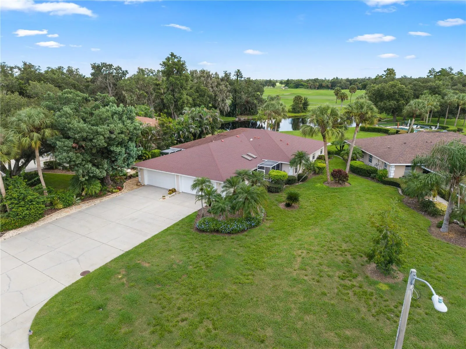 Lots of driveway to park