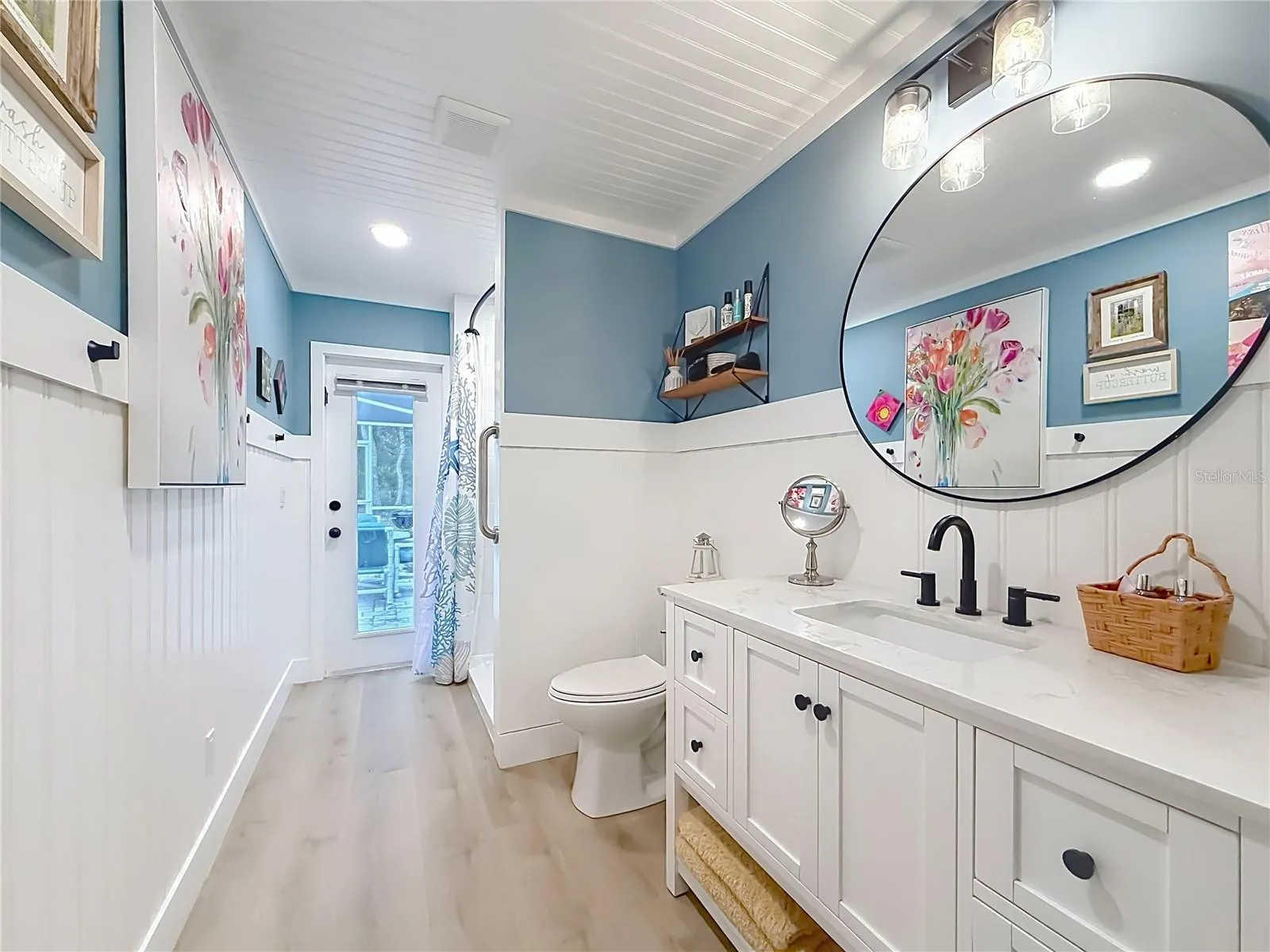 Main Full Bathroom