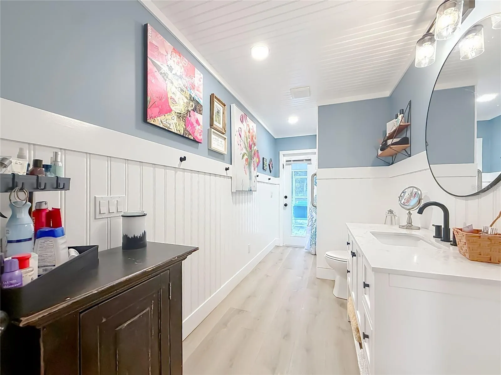 Main Full Bathroom