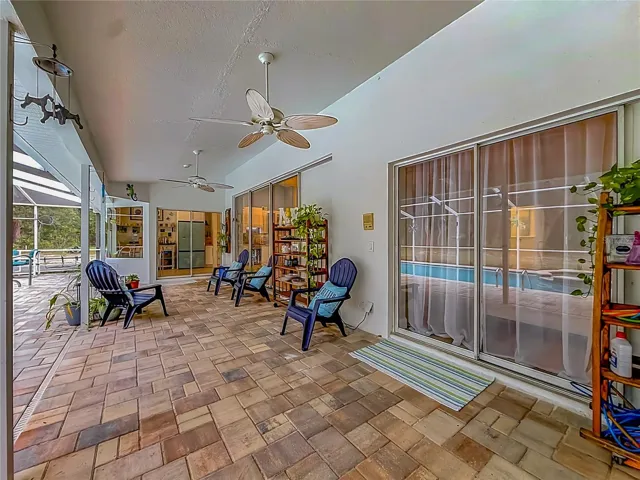 Pool-Lanai
