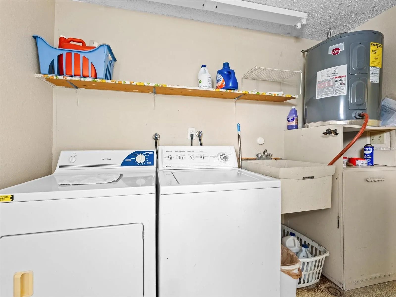 Back Apartment Laundry room
