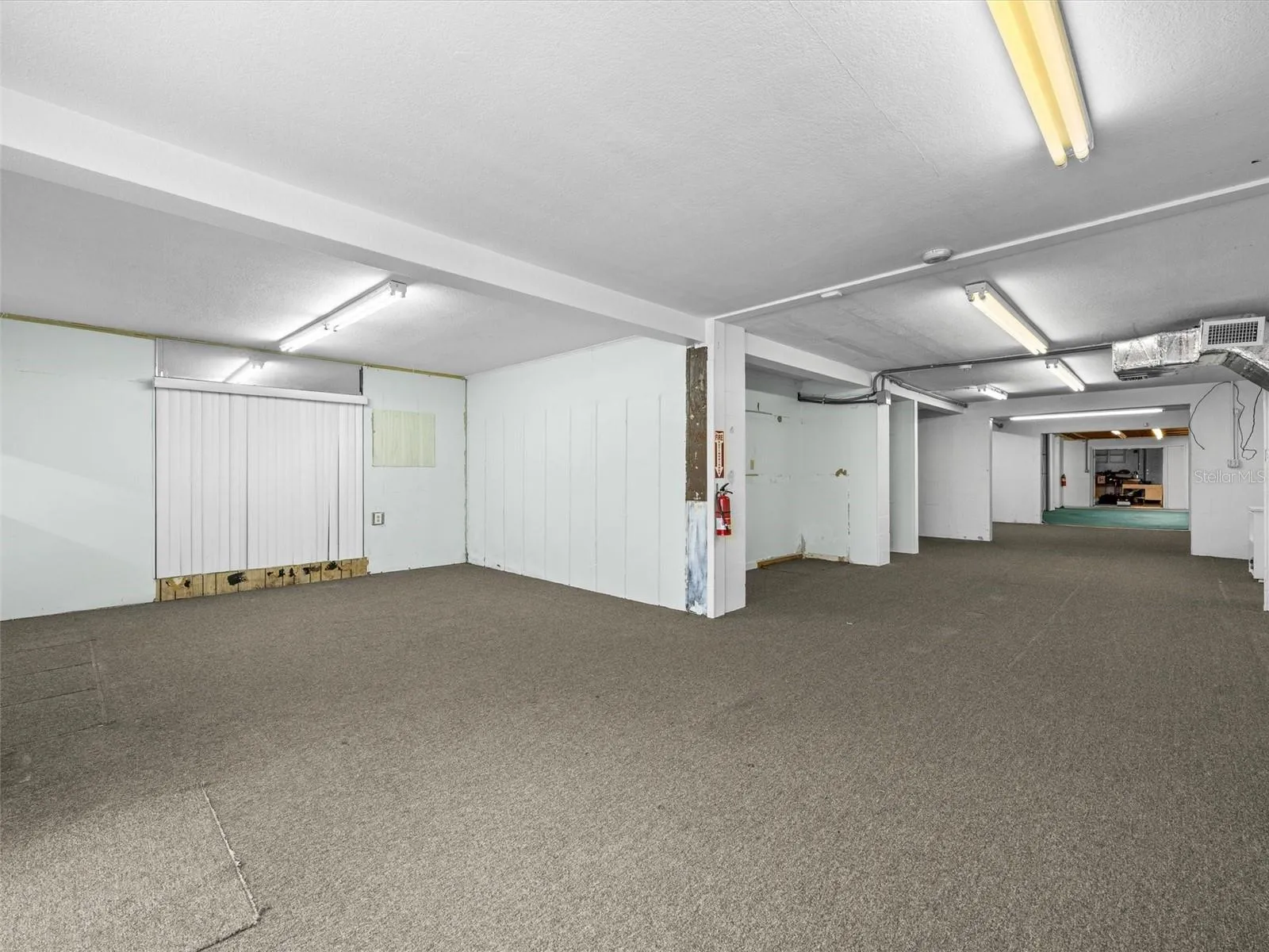Bottom commercial space