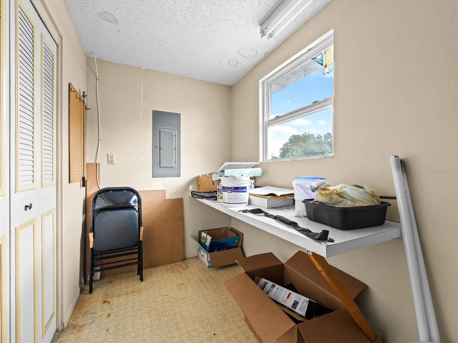 Back apartment Laundry room