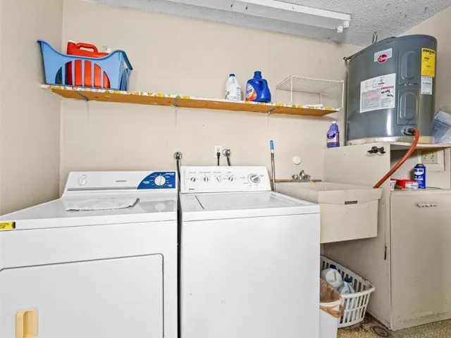 Back Apartment Laundry room