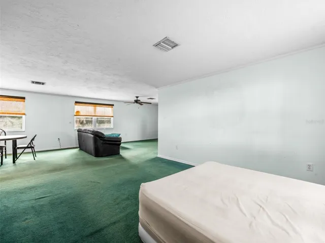 Back apartment flex space
