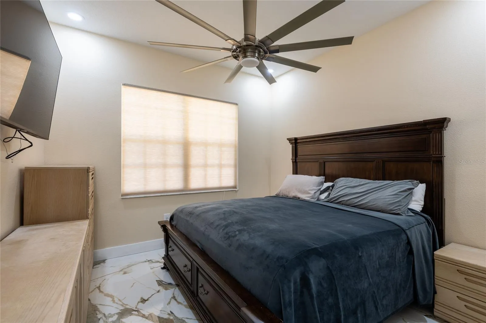 Guest bedroom