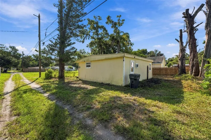 Rear residence – exterior