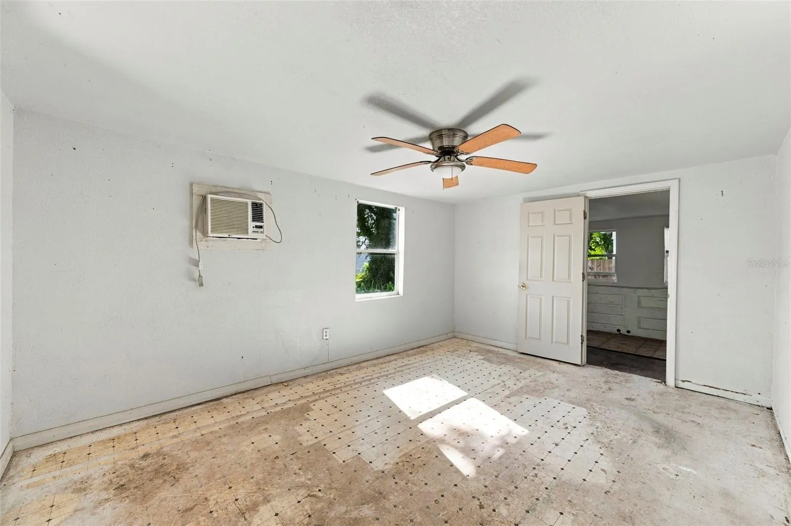 Rear residence – living area