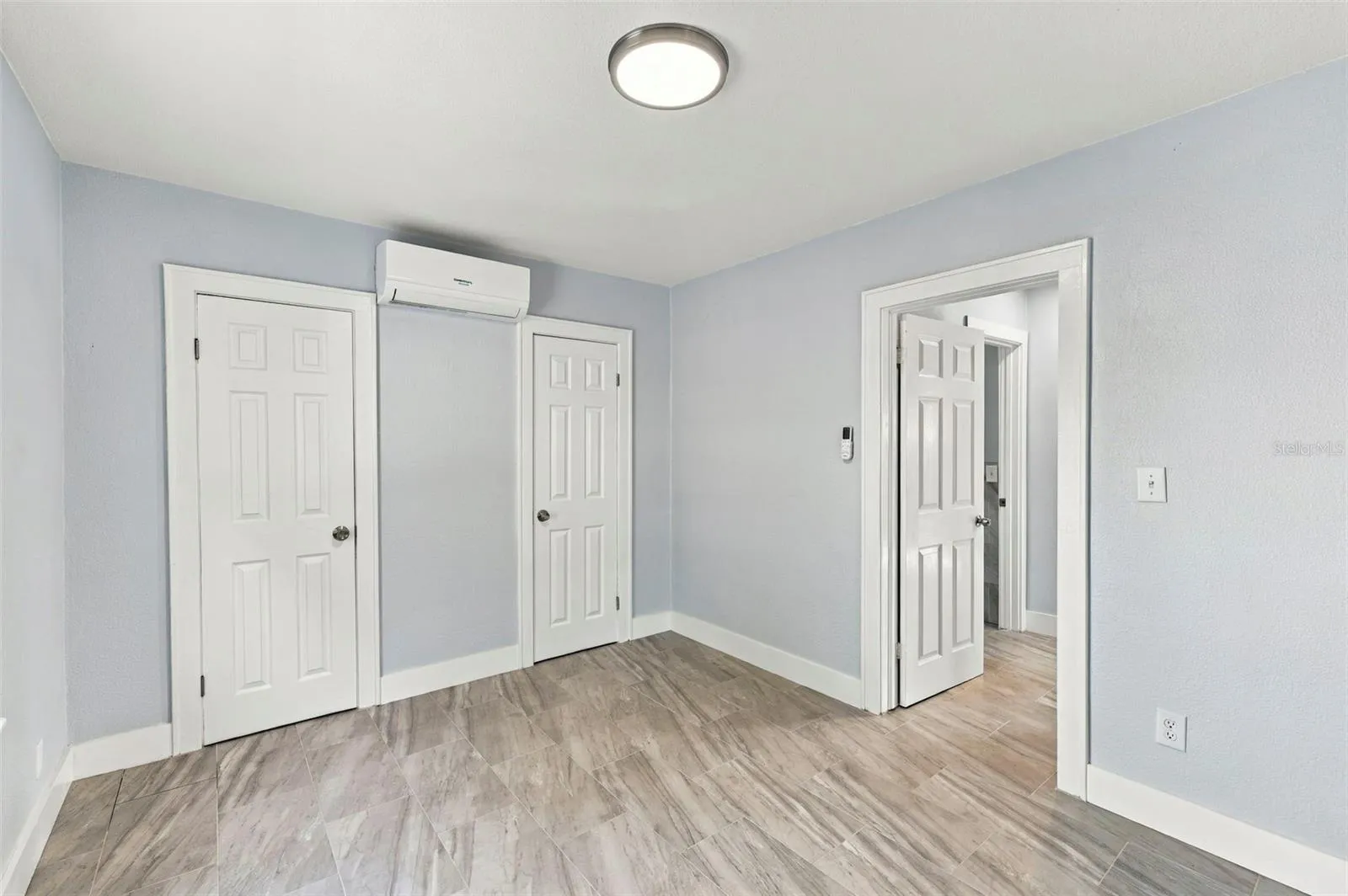 Front residence – bedroom