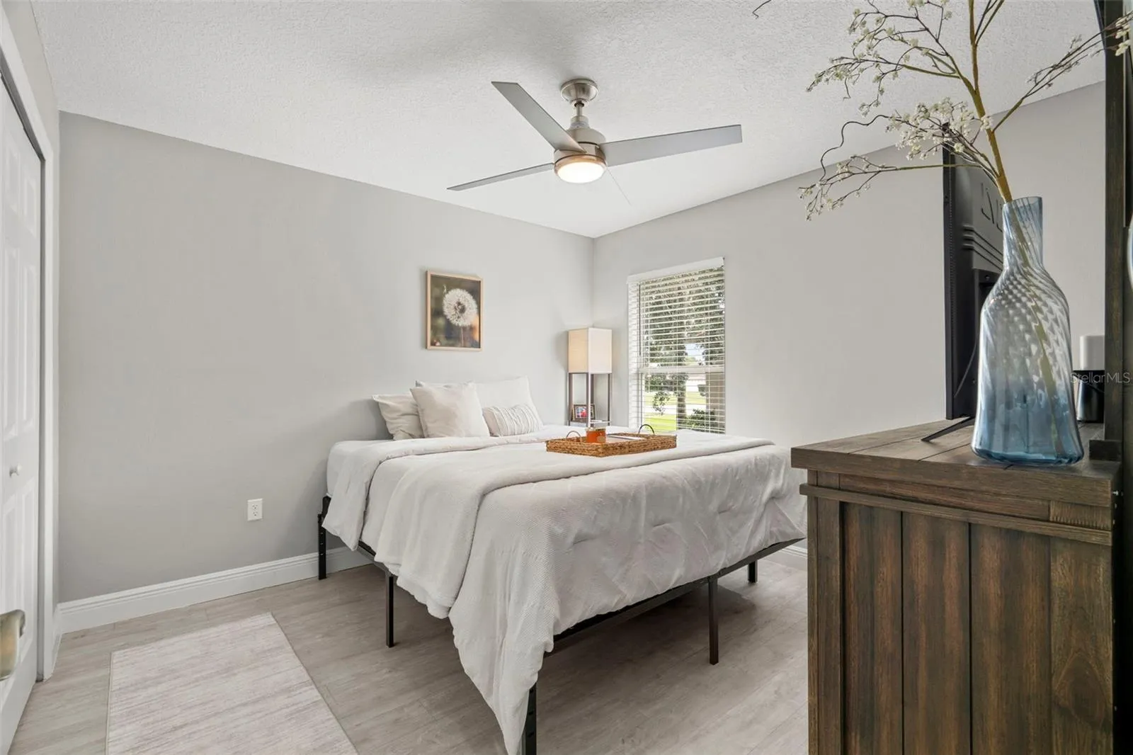 Guest bedroom 1