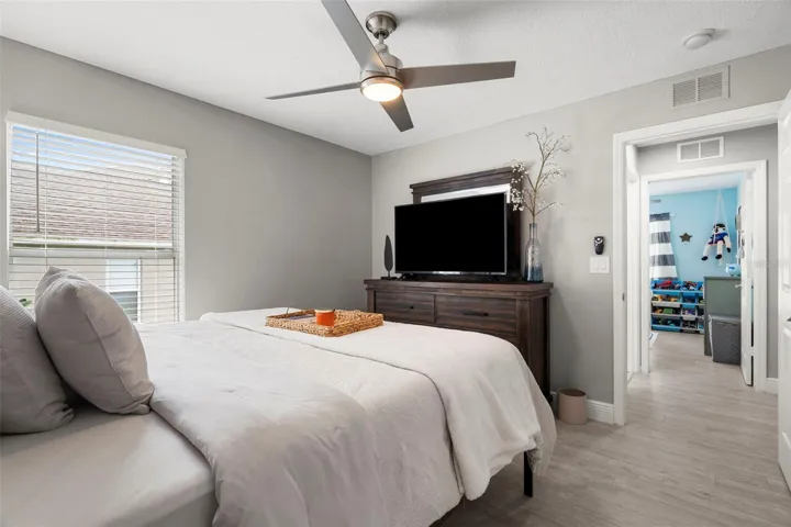 Guest bedroom 1