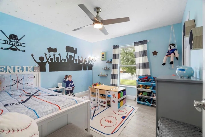 Guest bedroom 2