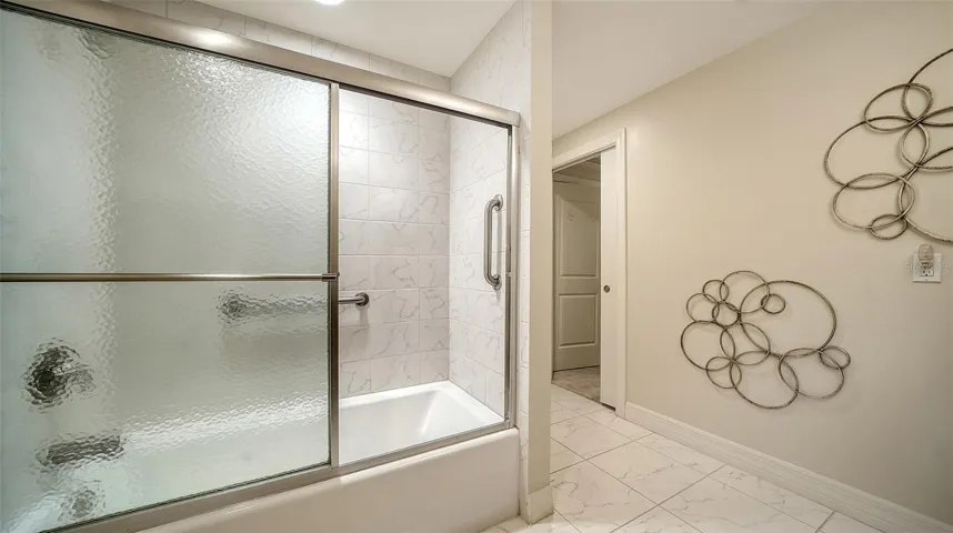 2nd bathroom