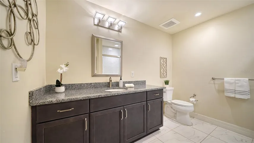 Good size 2nd bathroom