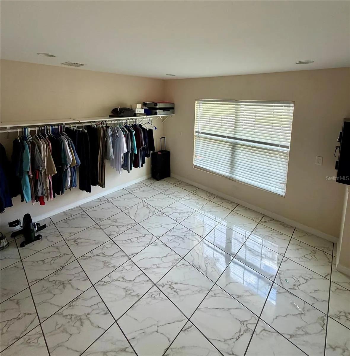 Walking Closet