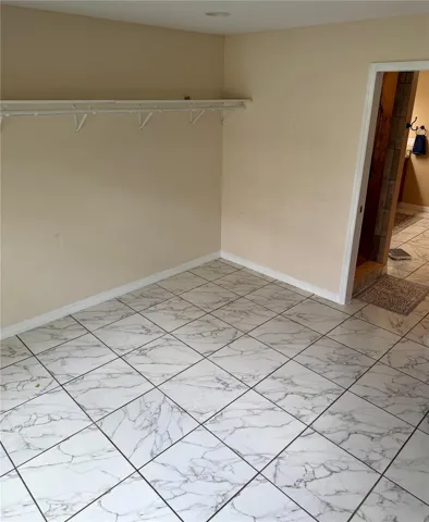 Walking Closet