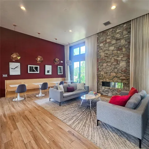 CLUBHOUSE