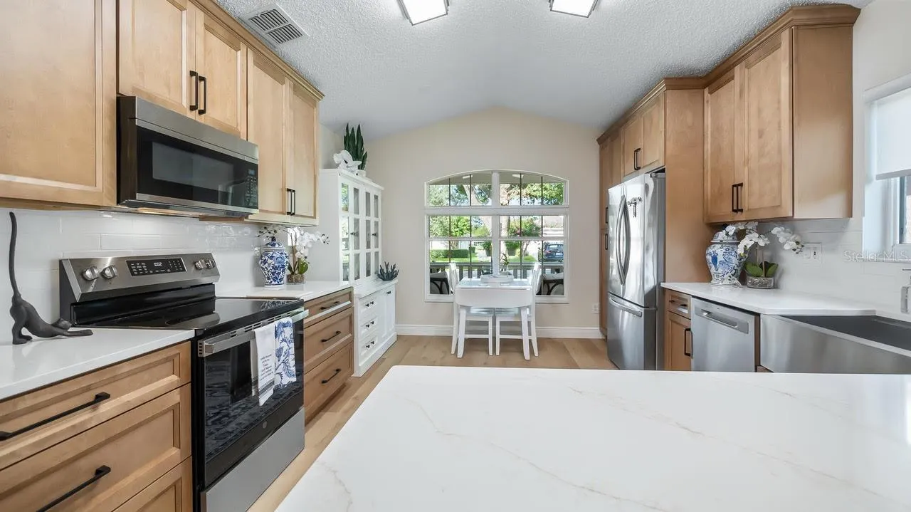 Kitchen Eat In Area