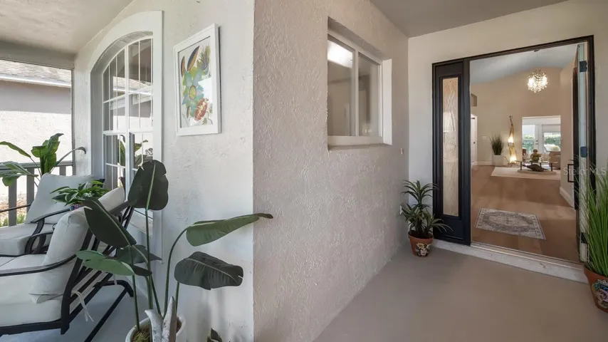 Entry and Screen Area