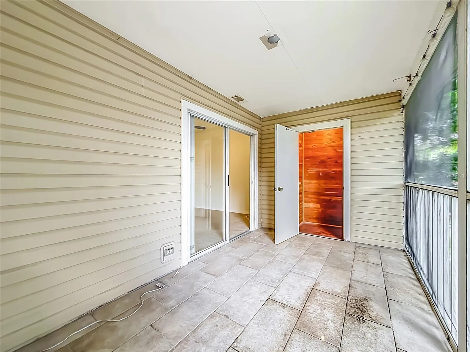 Primary Balcony Closet