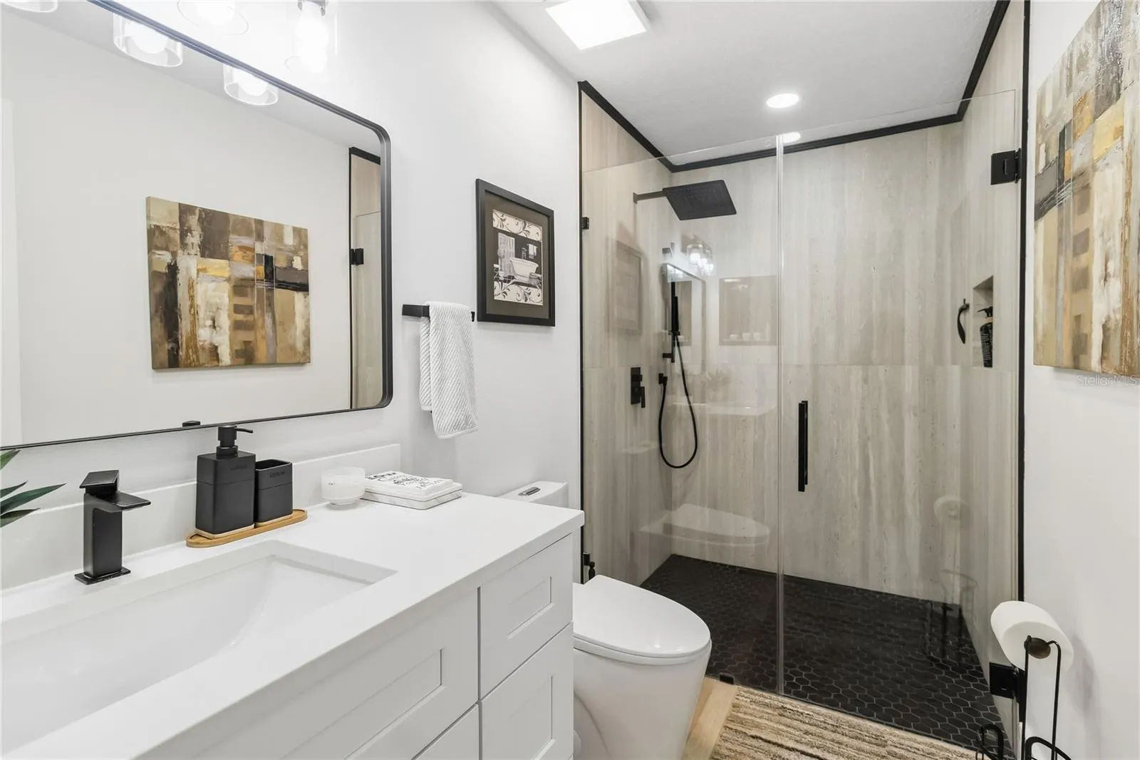 2nd bathroom