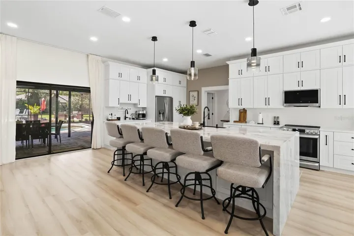 Breakfast Bar with cabinets below