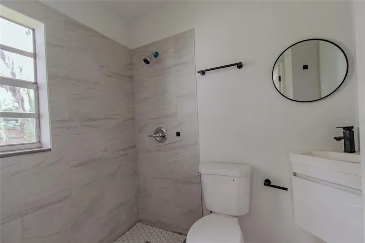 Master Shower En-Suite