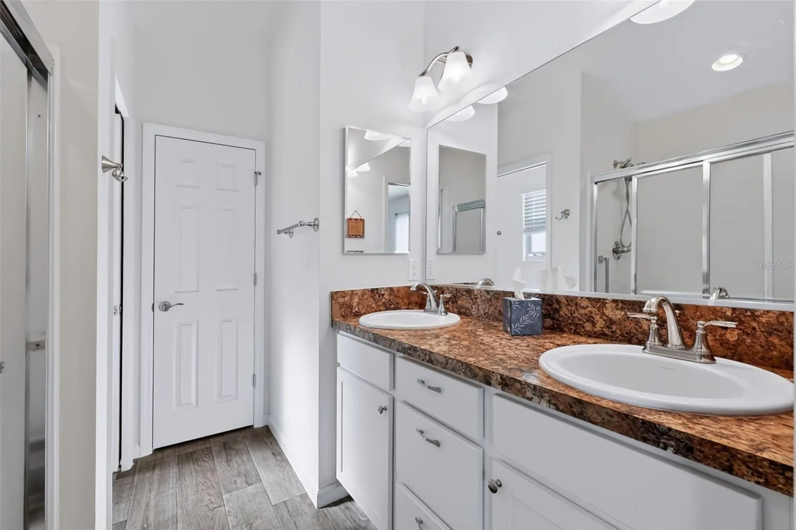 Primary Bath En Suite