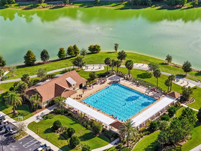 Everglades Rec Center and Lake