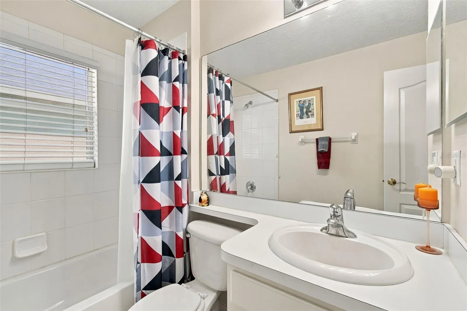 Bathroom adjacent to 4th bedroom