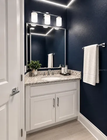 Half Bath. Virt Mds