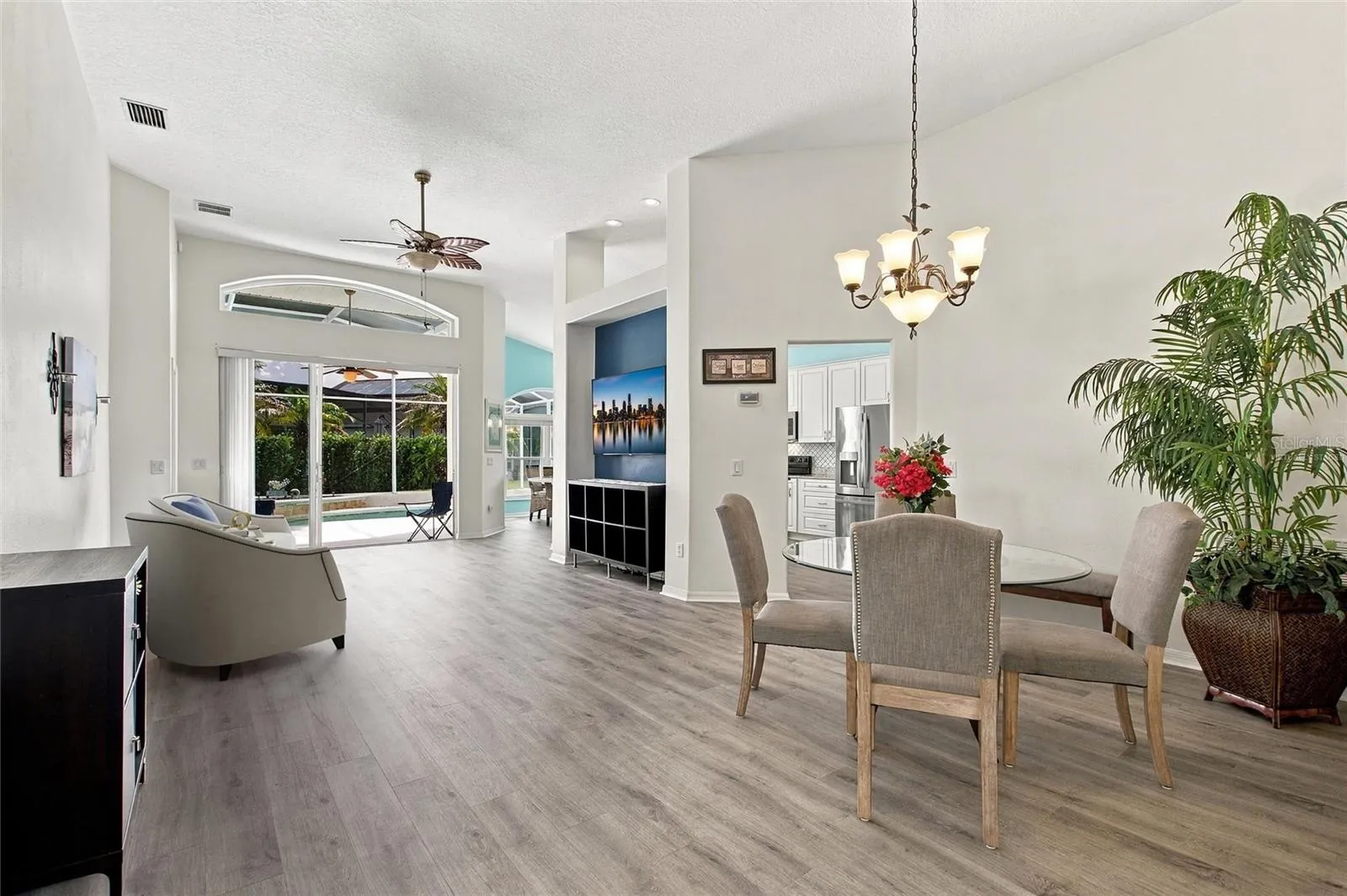 Virtually staged TV screen &amp; some furnishings