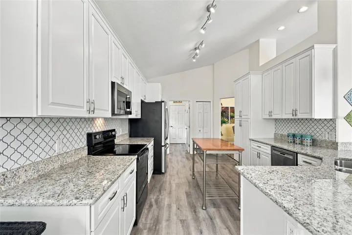 42" crown molded cabinets