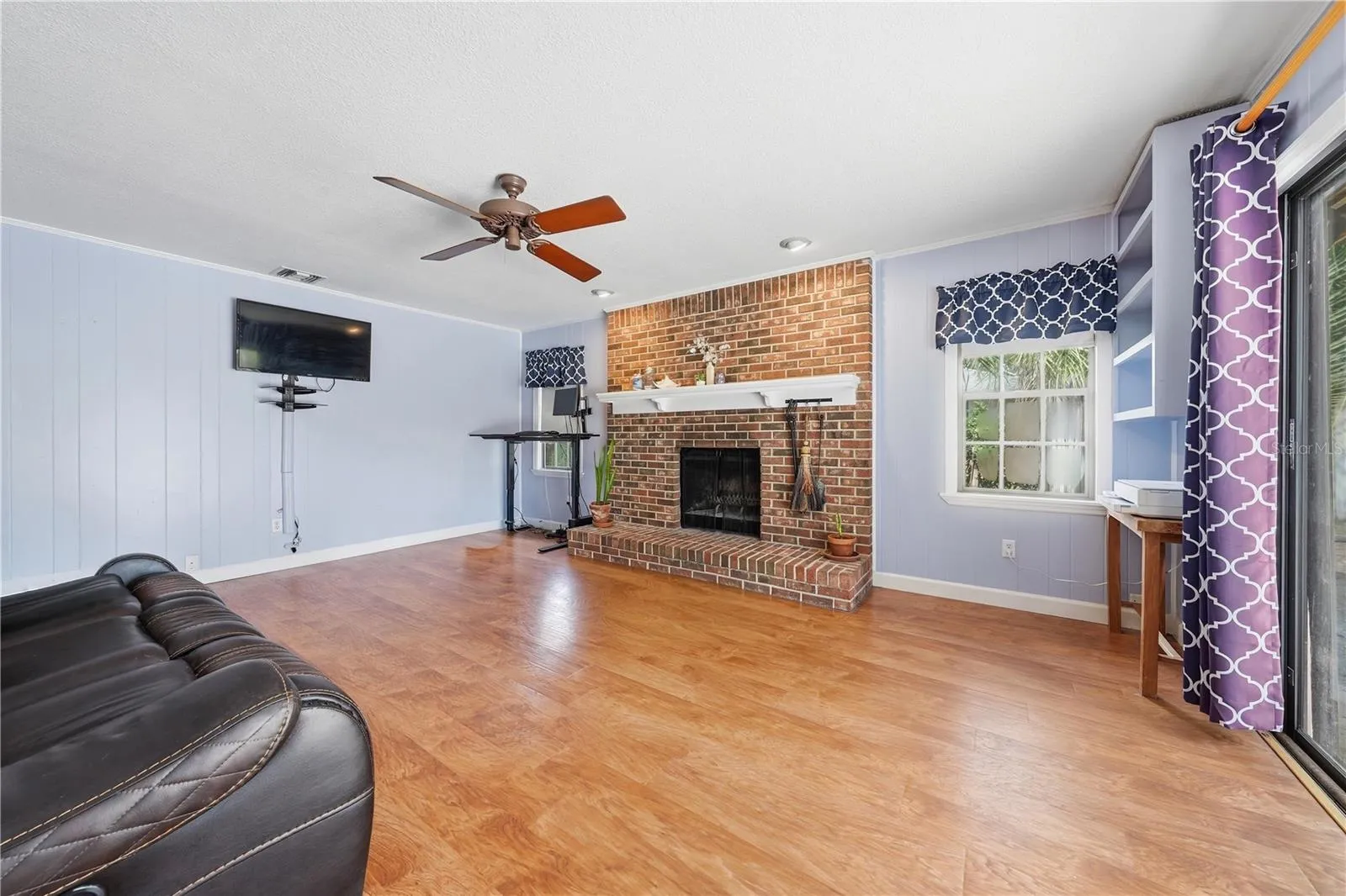 FAMILY ROOM WITH FIREPLACE