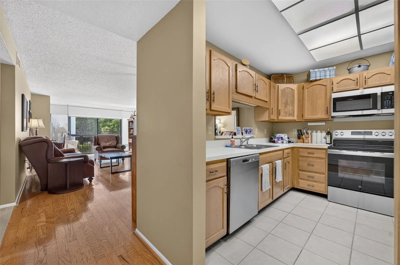Living Room/Kitchen