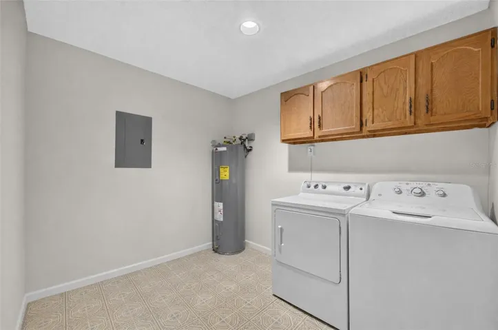 Large Spacious Laundry Room