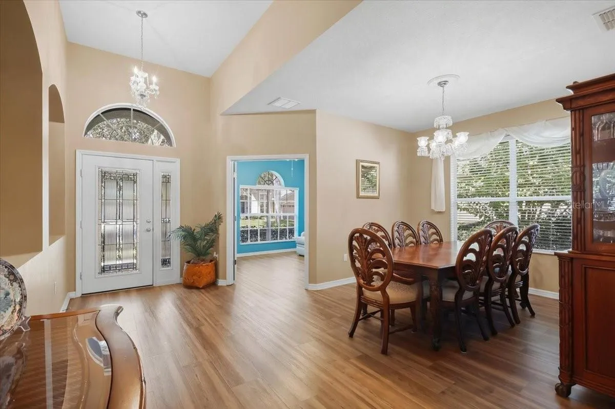 Foyer/Dining/Flex