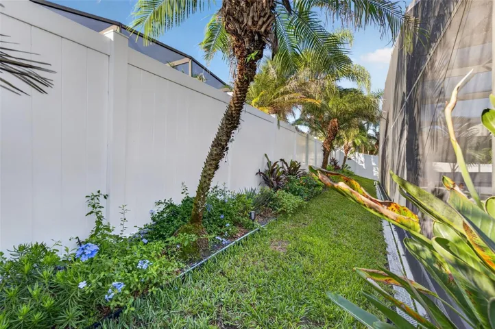 Fully enclosed with a vinyl fence