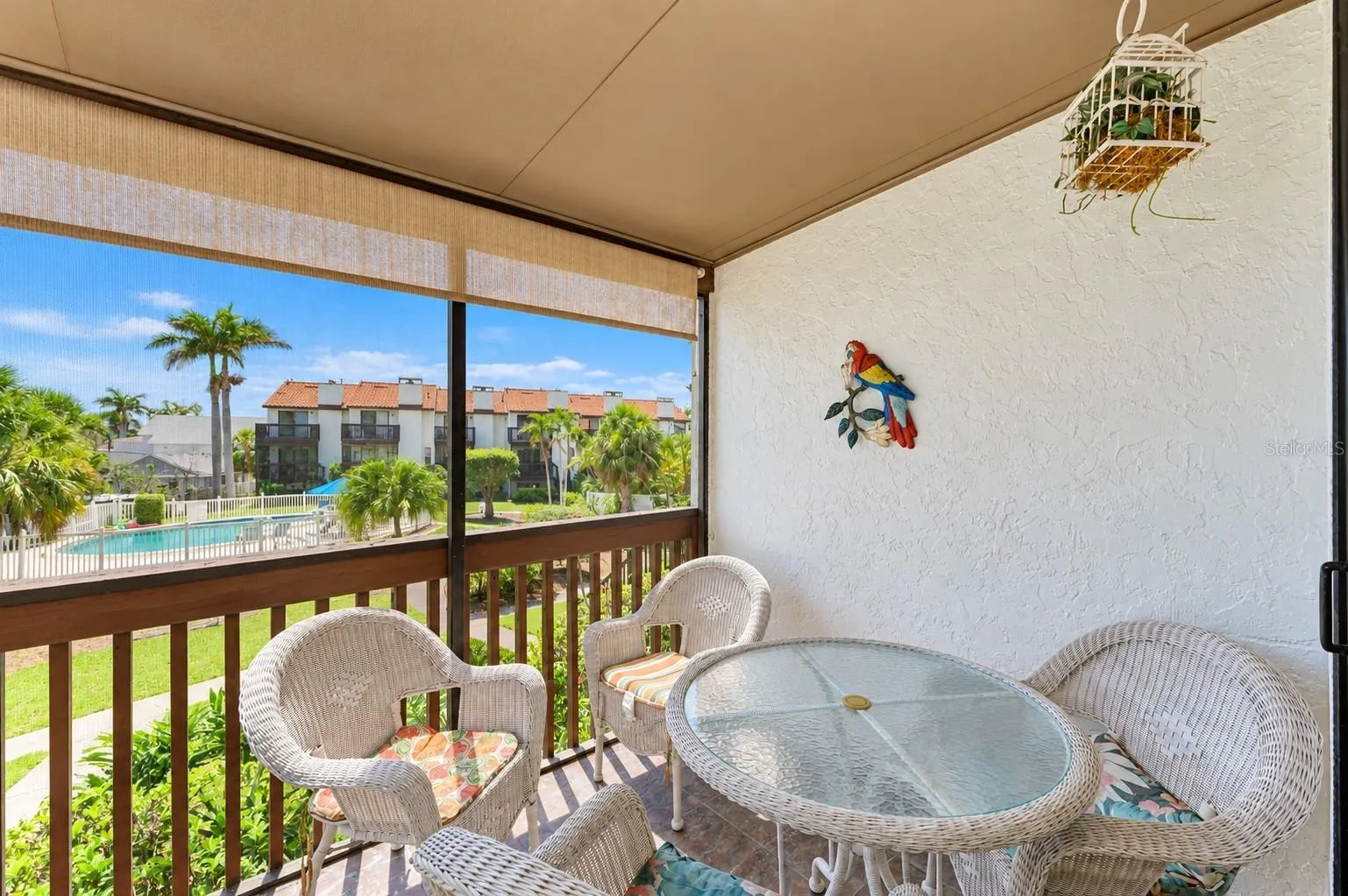 main level screened lanai