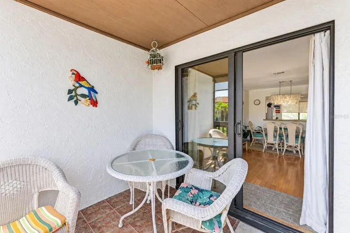 main level screened lanai