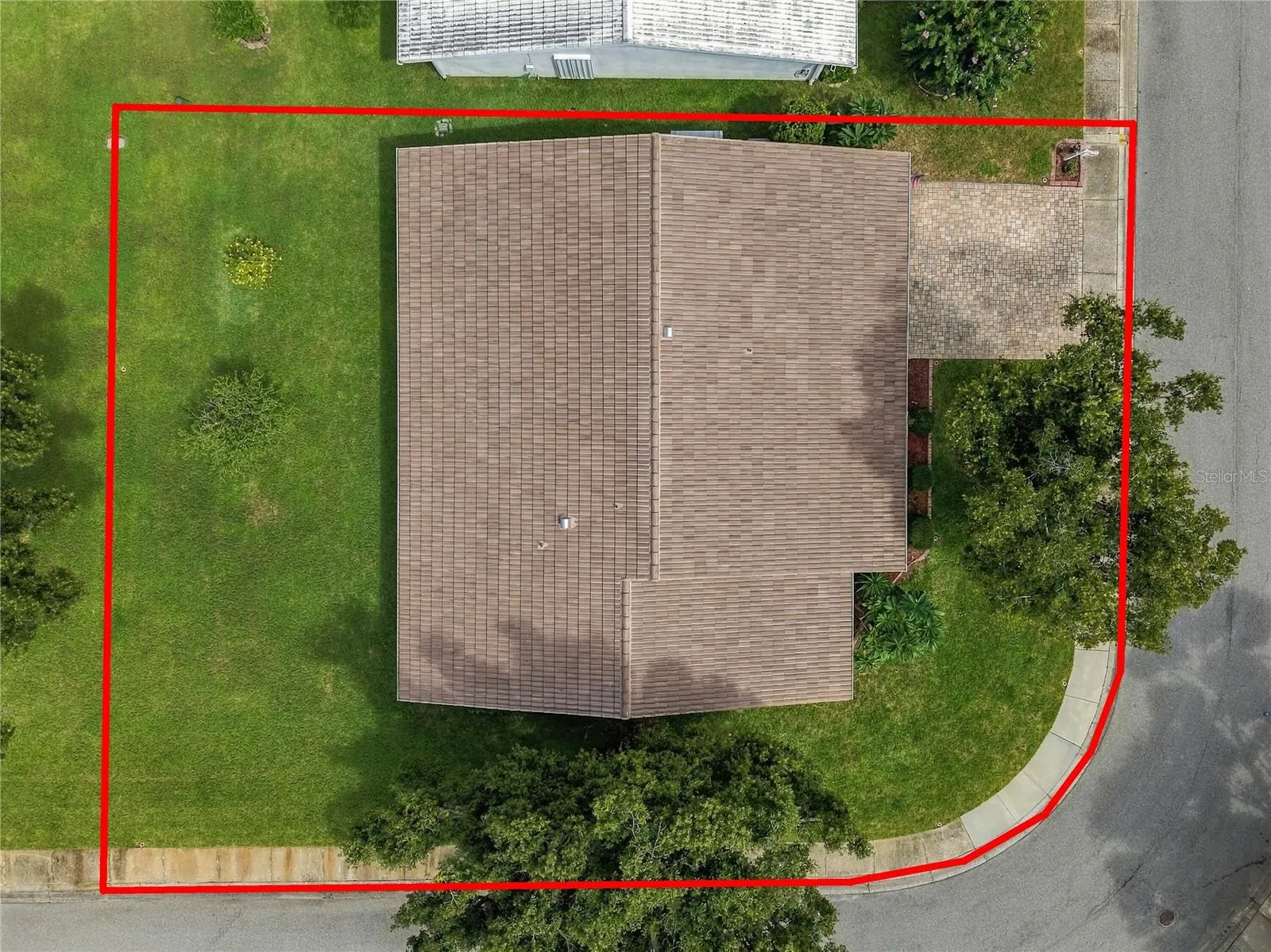 Roof just replaced in 09/26!