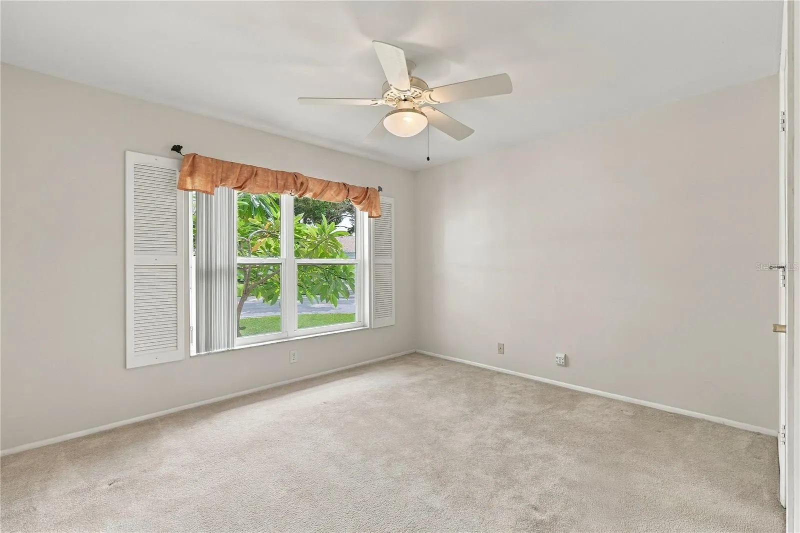 Guest bedroom