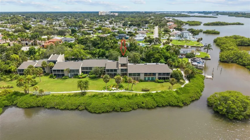 Location of condo along Sarasota Bay