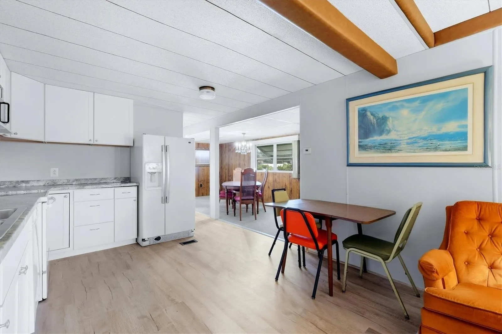 Kitchen/eat-in space